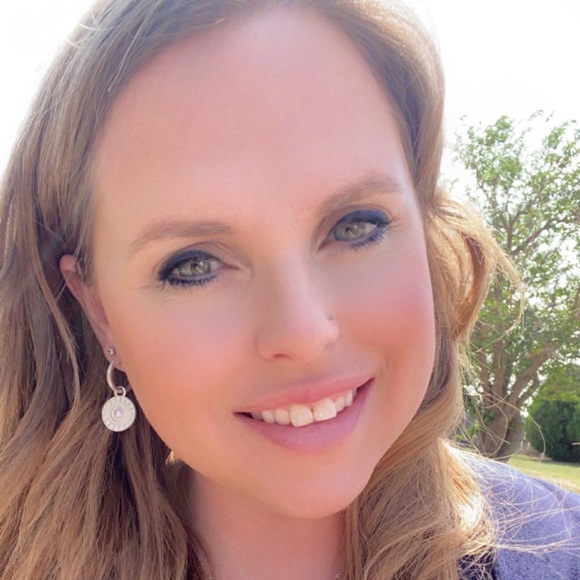 Meet your Posher, Ruth - Picture 3 of 4